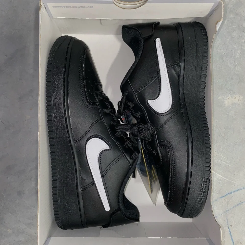 Women’s Nike Air Force 1 Premium Velcro Patch Black - Picture 1 of 1